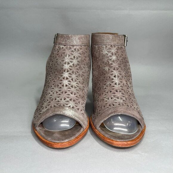 Trask Parker Sandals Women's 7 Pewter Suede Perforated Heeled Slingback Heels - Picture 2 of 11